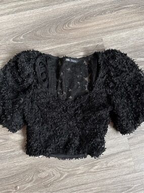 Zara Black Floral-Appliqué Puff-Sleeve Crop Top